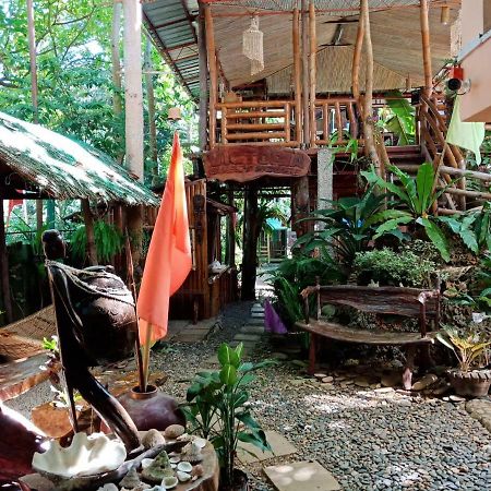 Victoria Guest House And Cottages Puerto Princesa Esterno foto