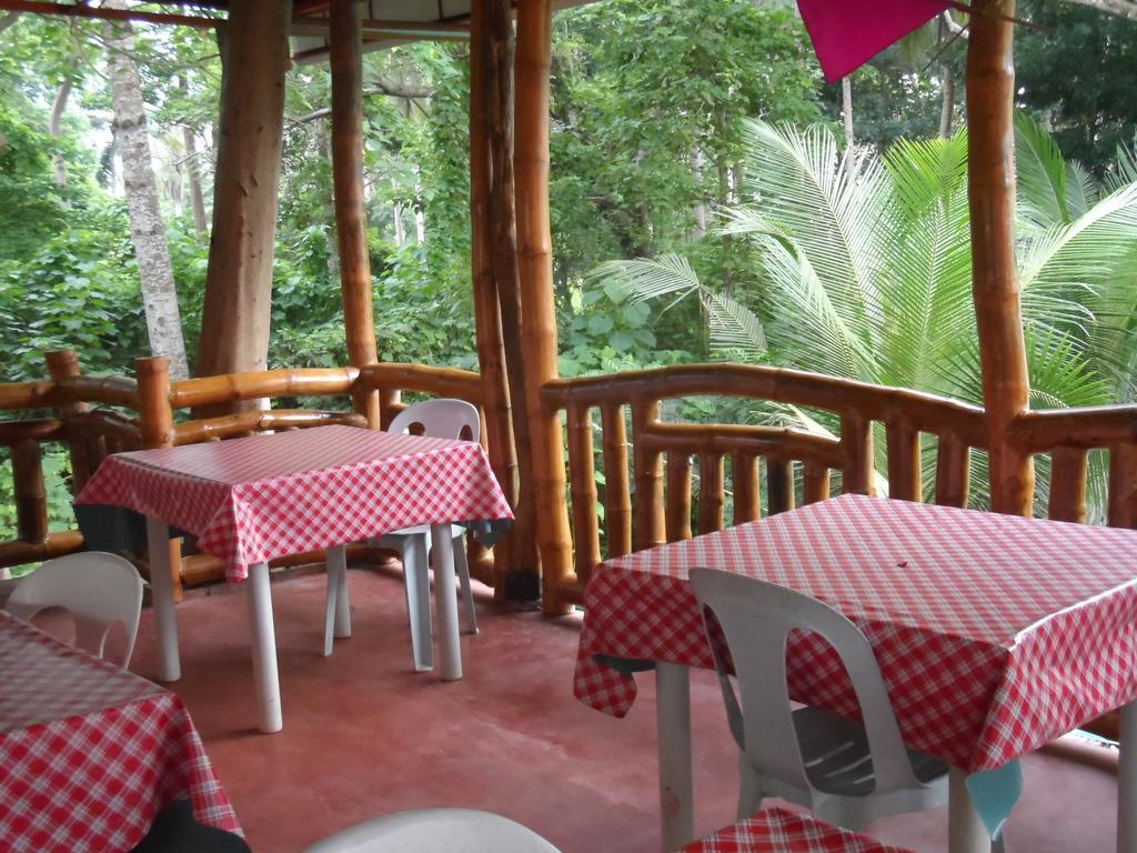 Victoria Guest House And Cottages Puerto Princesa Esterno foto