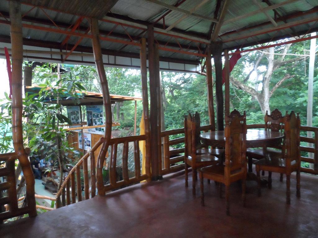 Victoria Guest House And Cottages Puerto Princesa Esterno foto