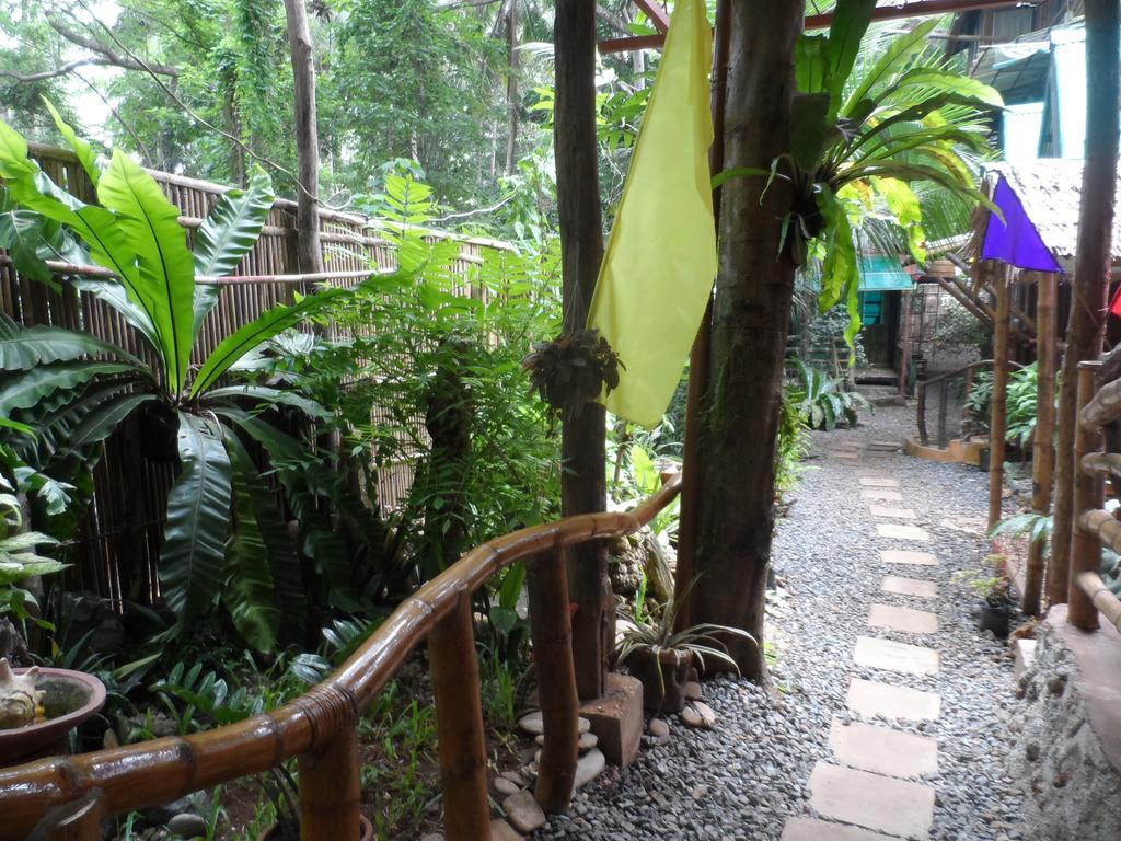 Victoria Guest House And Cottages Puerto Princesa Esterno foto