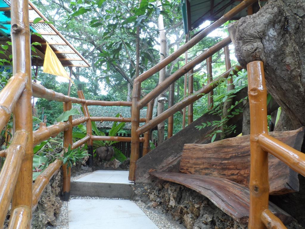 Victoria Guest House And Cottages Puerto Princesa Esterno foto