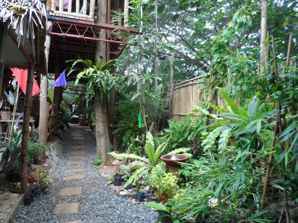 Victoria Guest House And Cottages Puerto Princesa Esterno foto