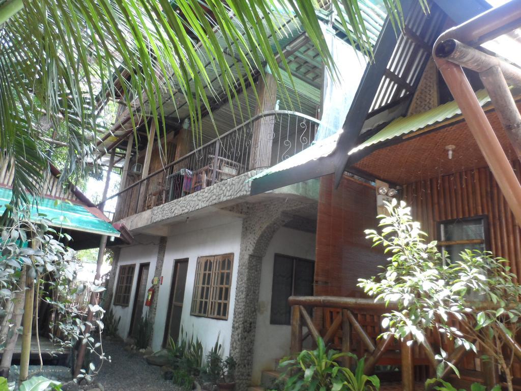 Victoria Guest House And Cottages Puerto Princesa Esterno foto