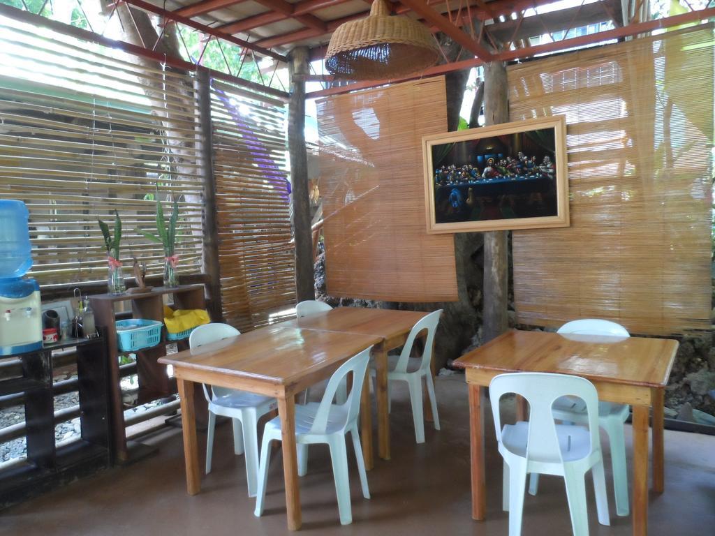 Victoria Guest House And Cottages Puerto Princesa Esterno foto