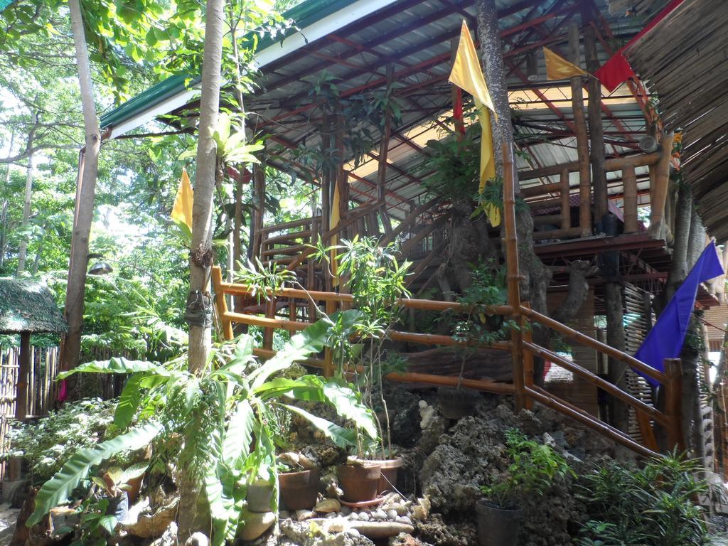 Victoria Guest House And Cottages Puerto Princesa Esterno foto