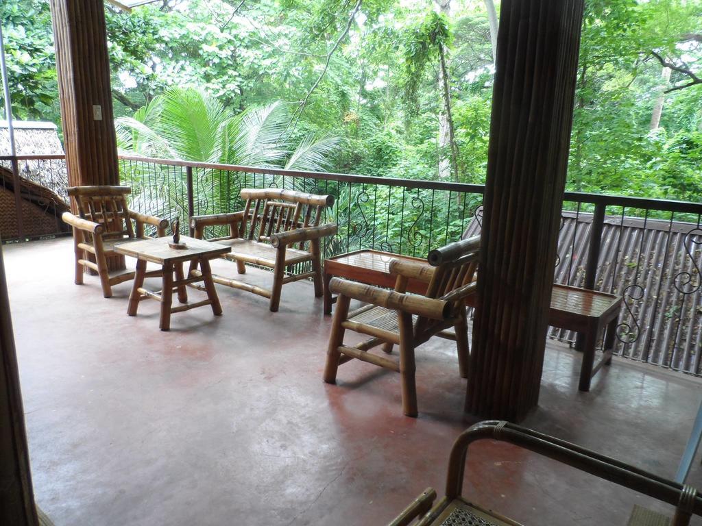 Victoria Guest House And Cottages Puerto Princesa Esterno foto